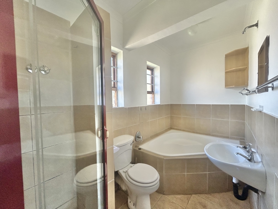 4 Bedroom Property for Sale in Wavecrest Eastern Cape